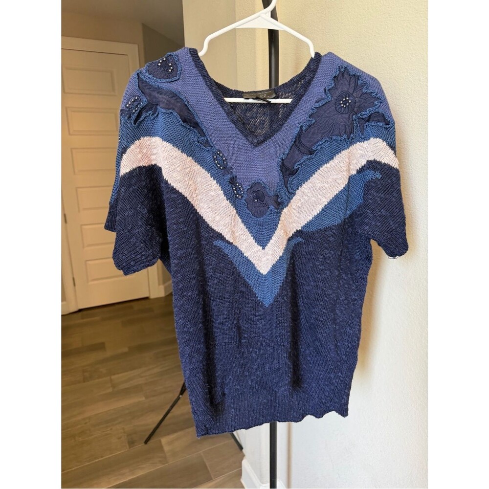 Suzelle Navy and Light Blue V-Neck Sweater Floral Appliqué Vintage M Big Snag